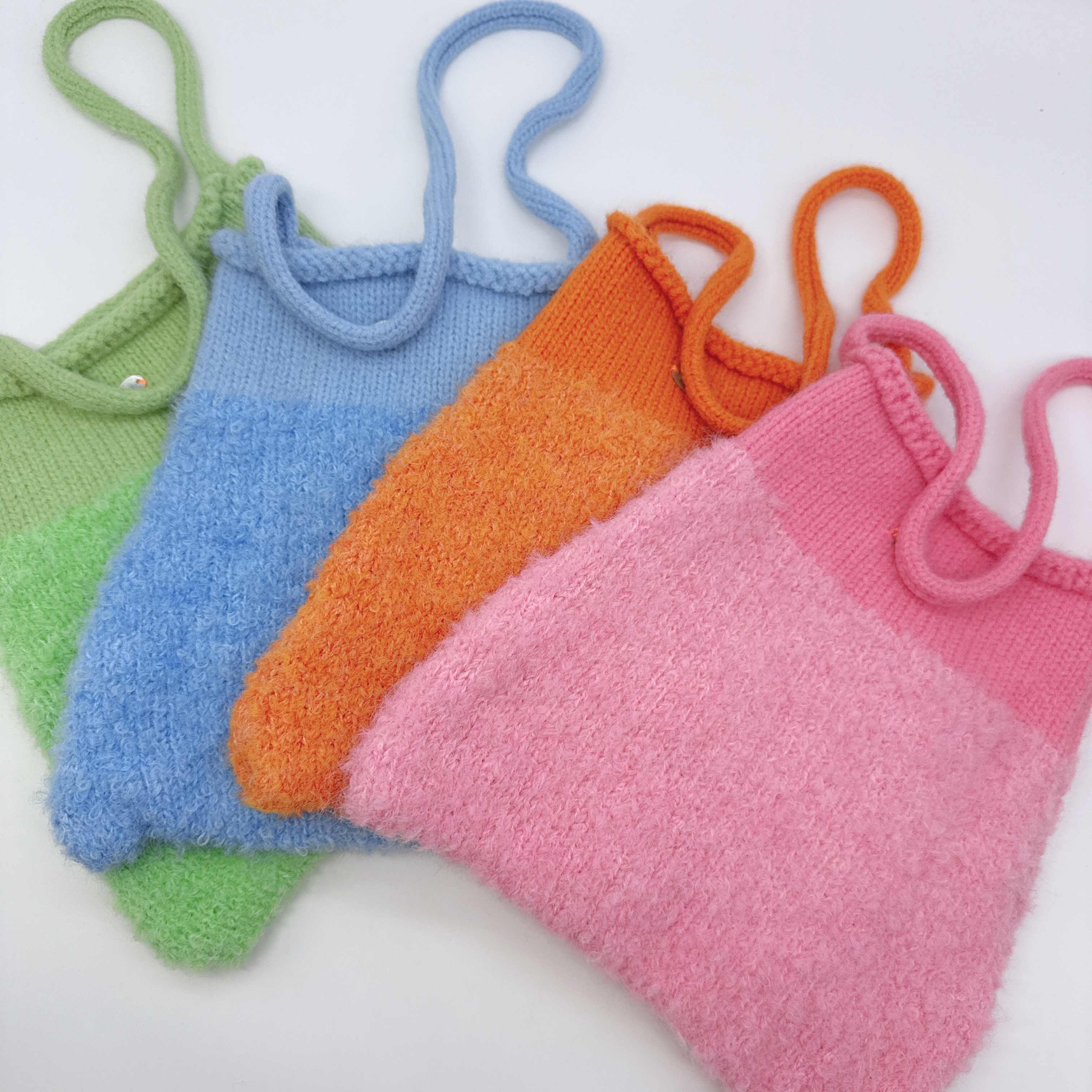 Mi33 纯色小标针织单肩包 S067006