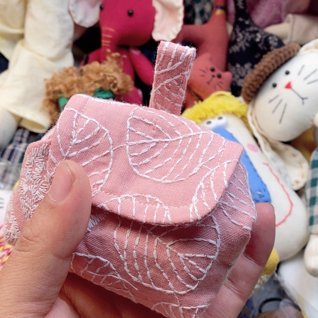 亚麻羊毛小肚包的