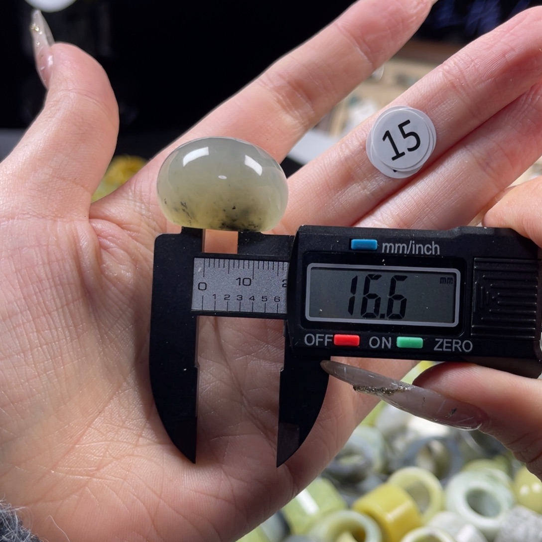 蛇纹石玉未镶嵌戒指