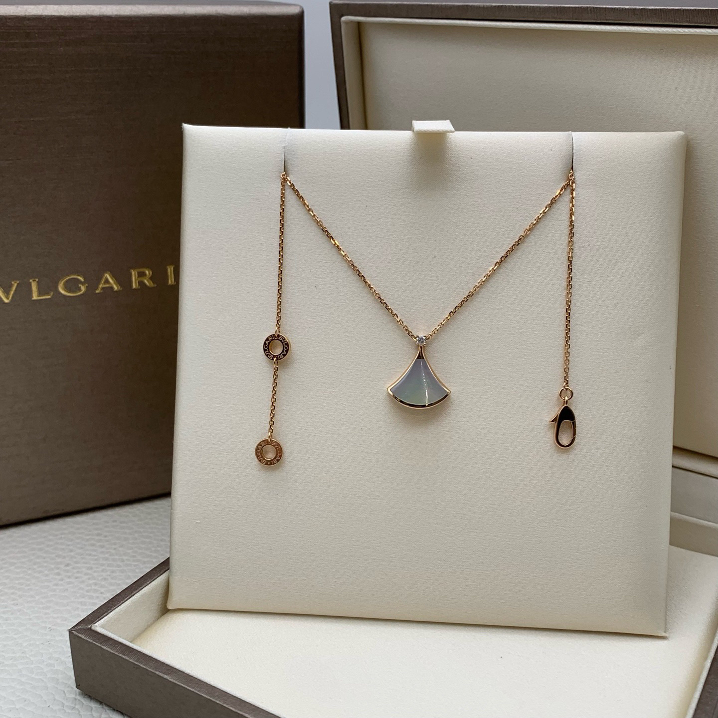 未使用 BVLGARI/宝格丽 小号扇子白贝母18k玫瑰金 项链