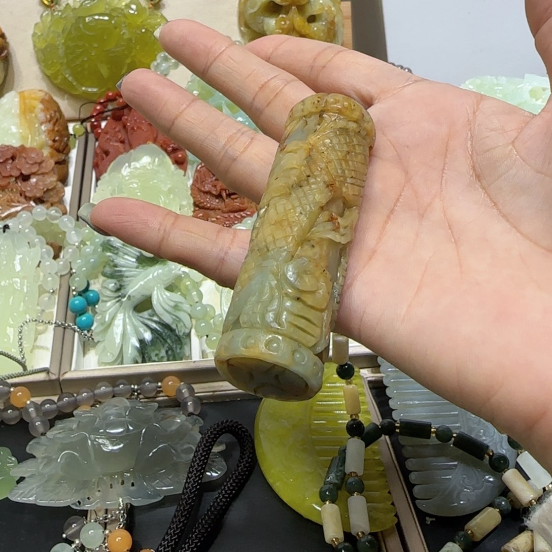 未镶嵌蛇纹石玉吊坠别**我