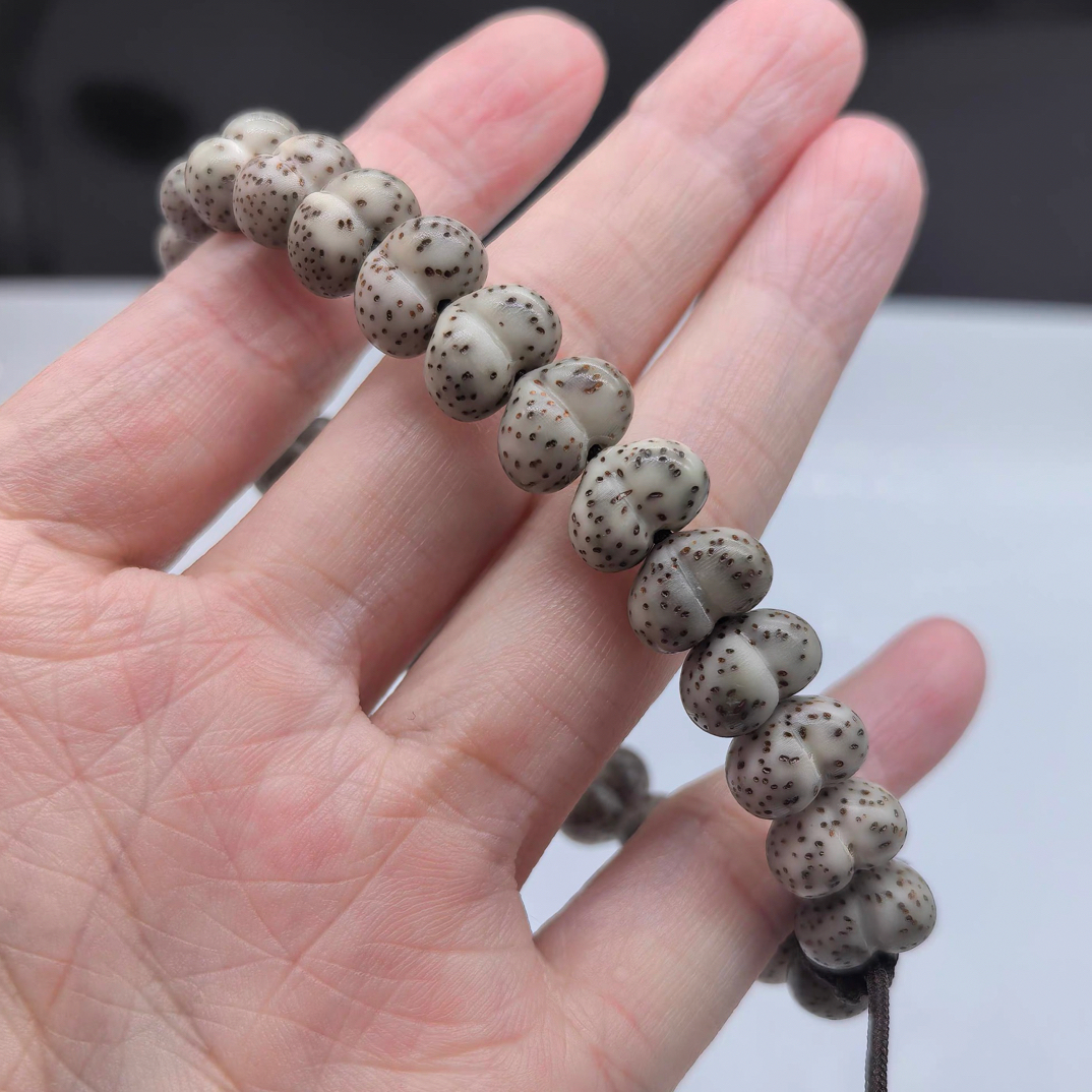 福利宠粉流行款海南石玉料糯冰透屁桃雕刻款