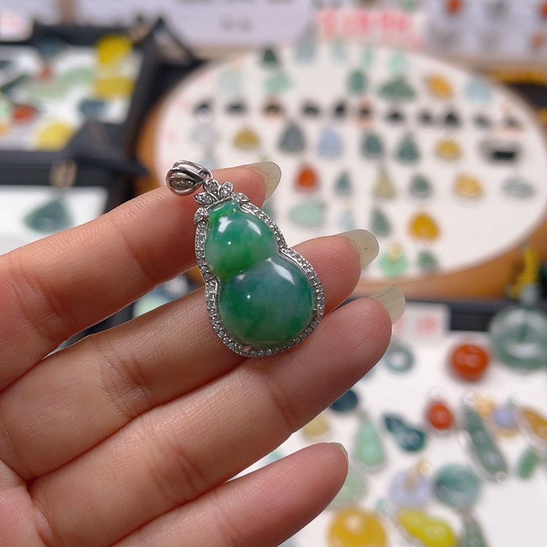 【闪购商品】翡翠颈饰银S925镶嵌金*吊坠