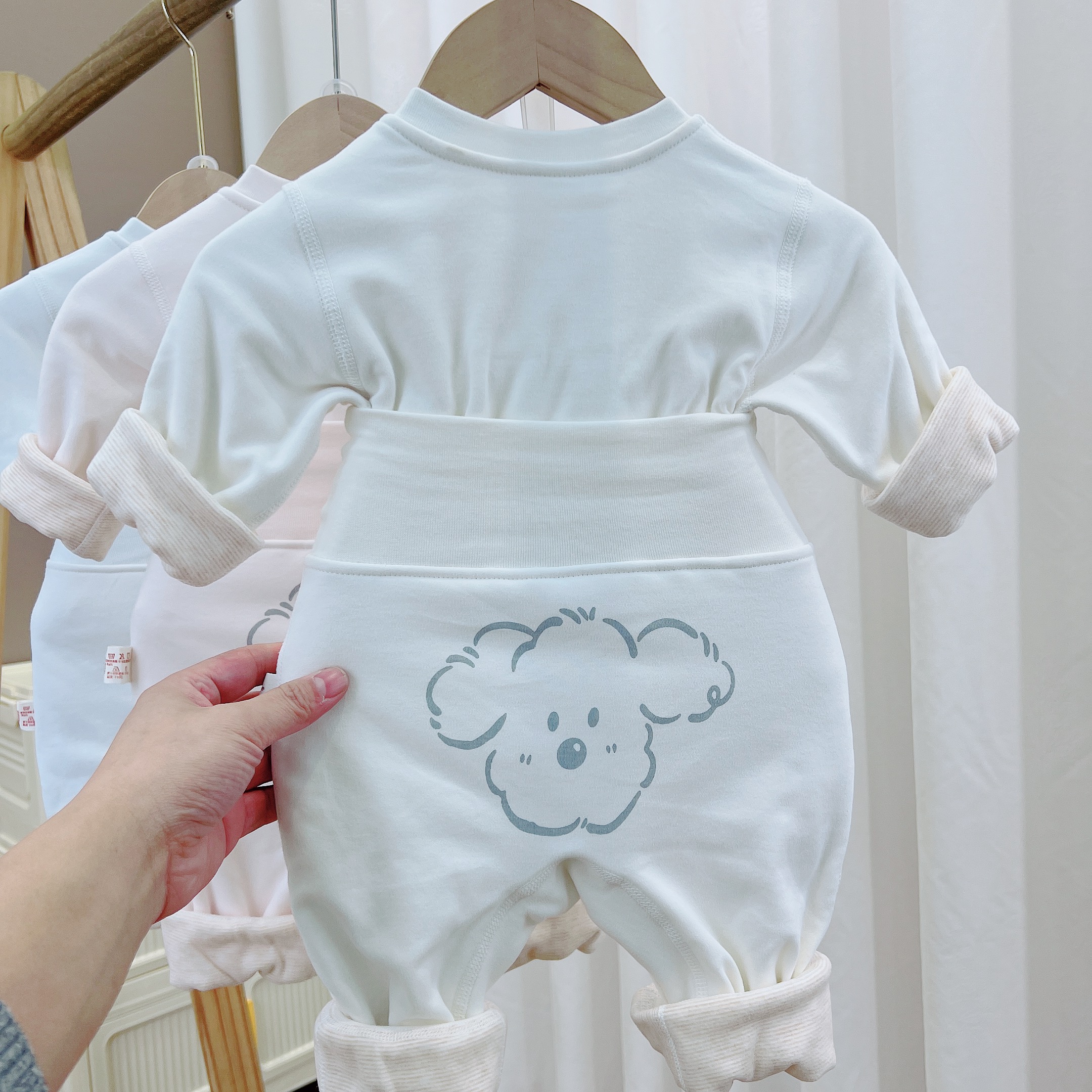 宝宝冬季33254双层加厚羊毛蚕丝保暖套高腰肩开婴幼儿高腰套装