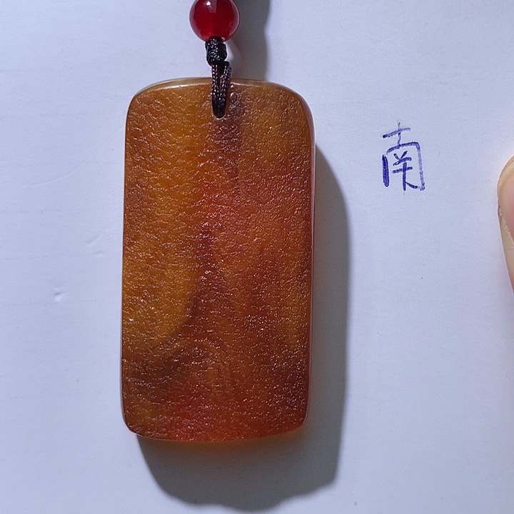 未镶嵌琥珀珠宝奇石