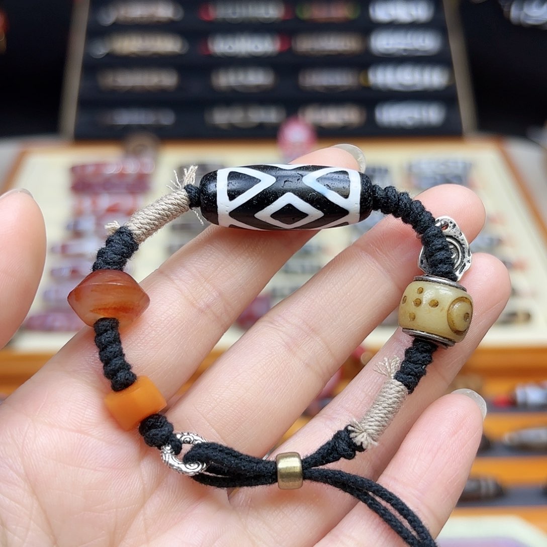 玛瑙/玉髓颈饰合金