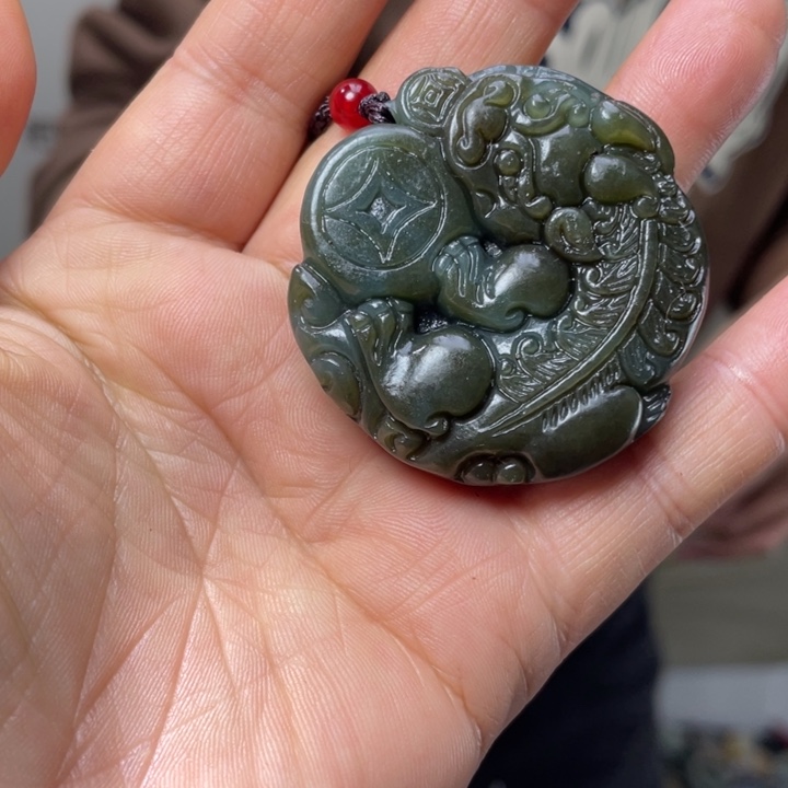 和田玉未镶嵌把件