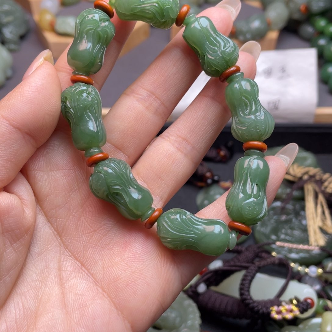 和田玉颈饰未镶嵌