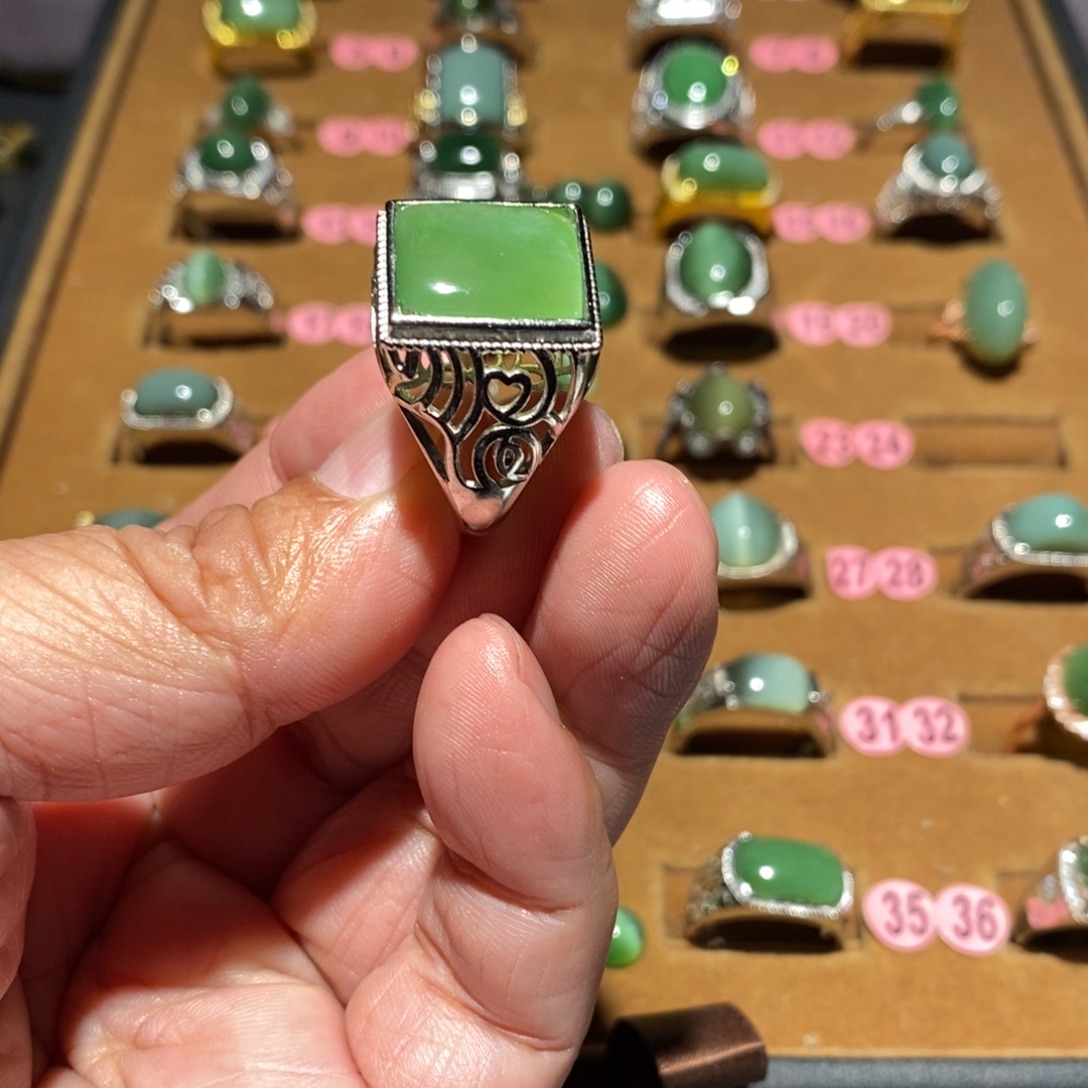 誠***信和田玉未镶嵌戒指