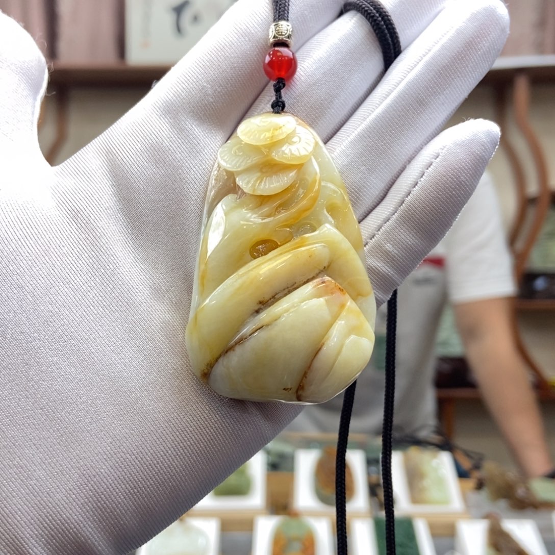 蛇纹石玉未镶嵌吊坠