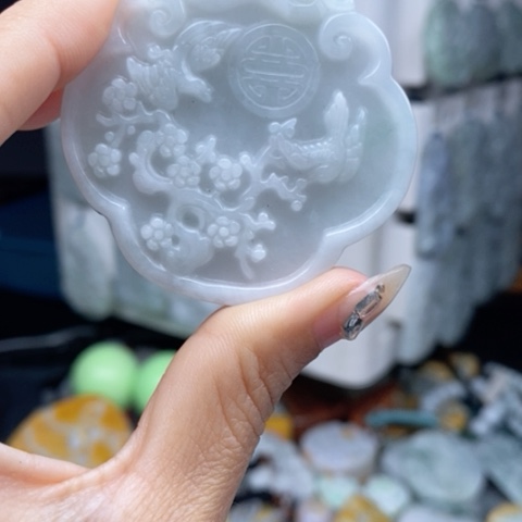 翡翠颈饰未镶嵌翡翠