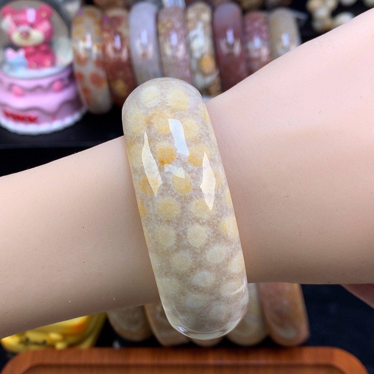 【闪购商品】颈饰未镶嵌硅化珊瑚（珊瑚玉）112号57.9圈奶黄豹纹