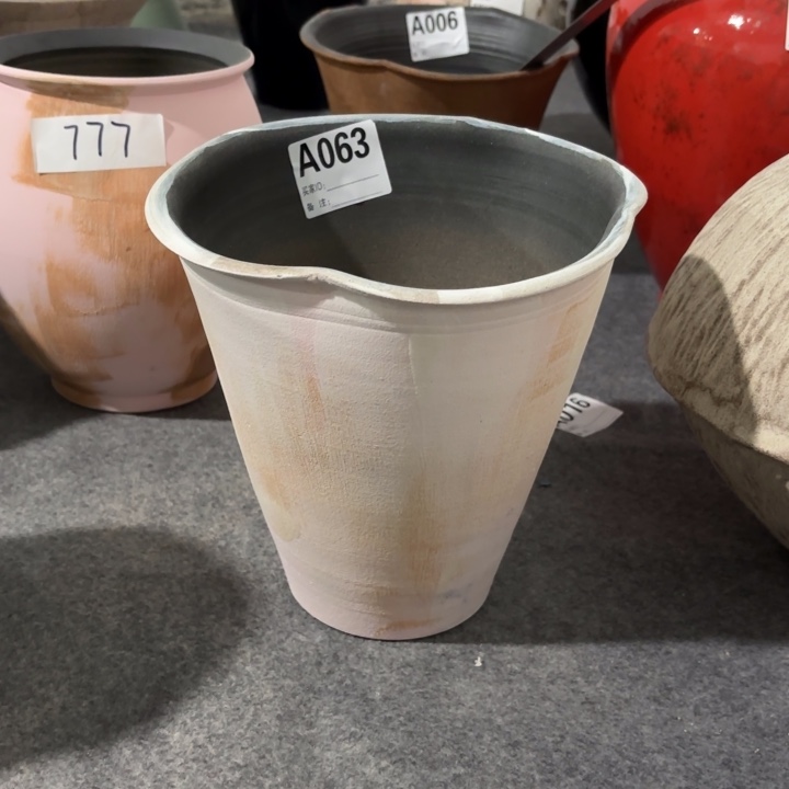 陶瓷清*哇塞小珑福利花瓶A063