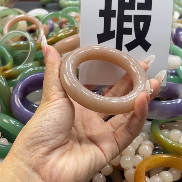 睡****石英质玉未镶嵌珠宝奇石