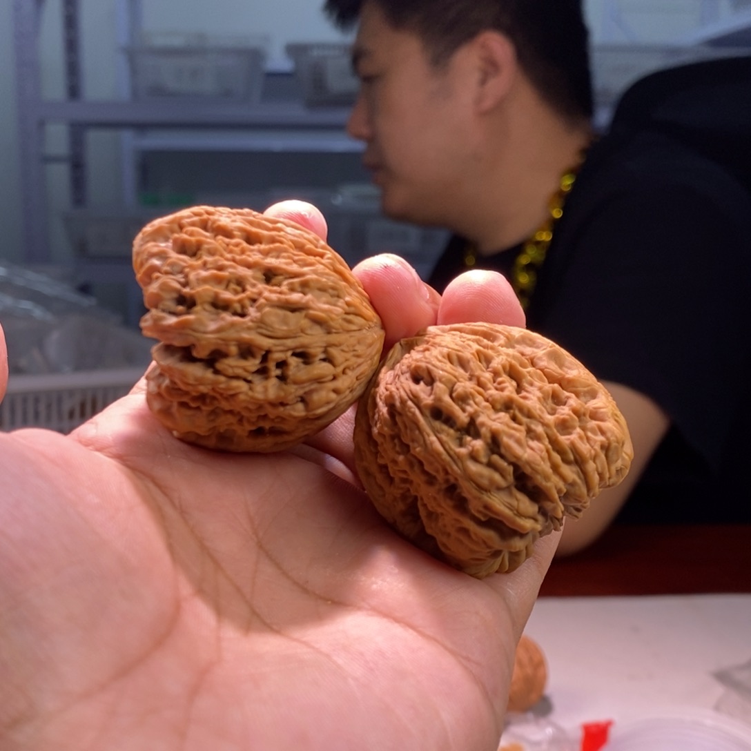 文玩核桃把件南疆石055