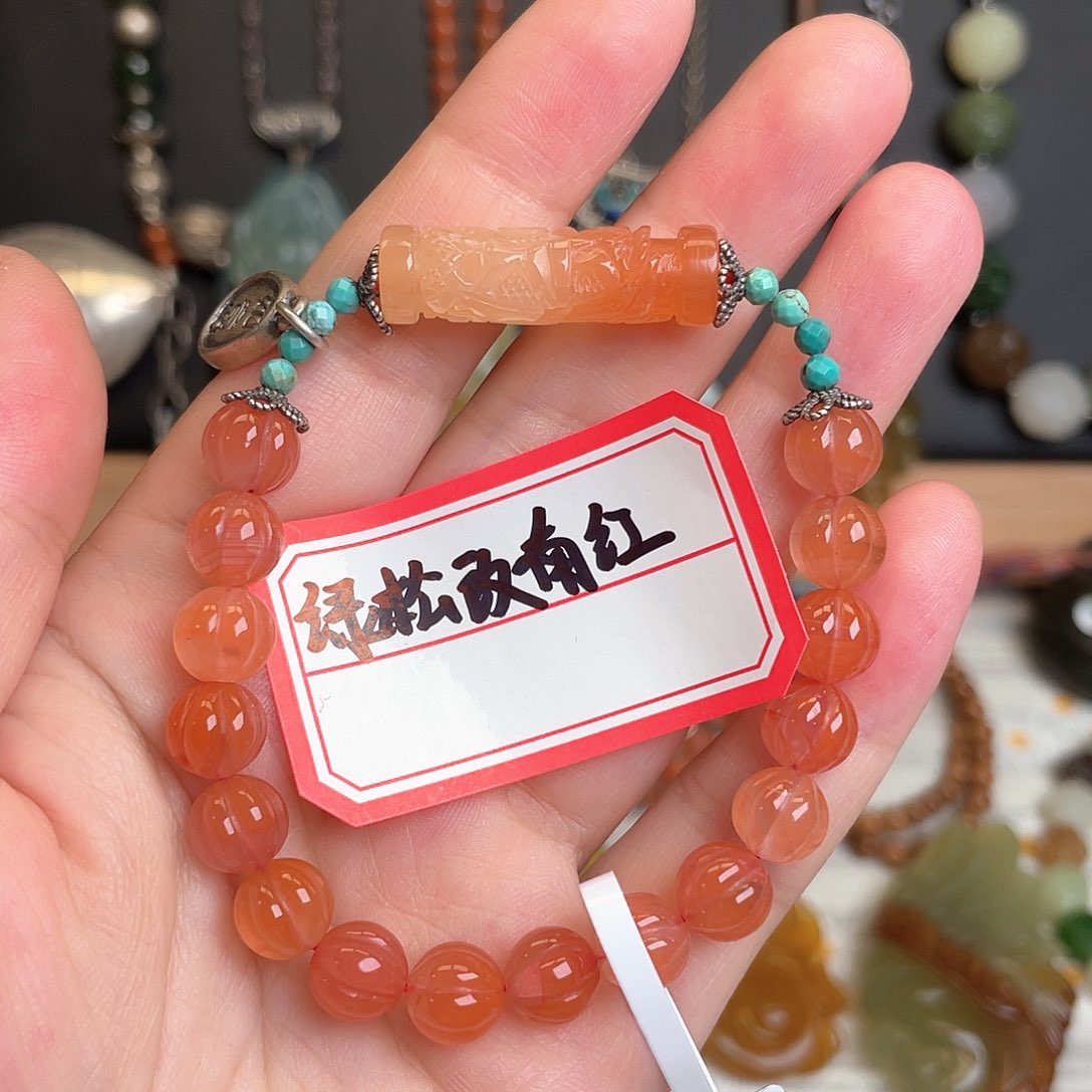 蛇纹石玉未镶嵌颈饰?