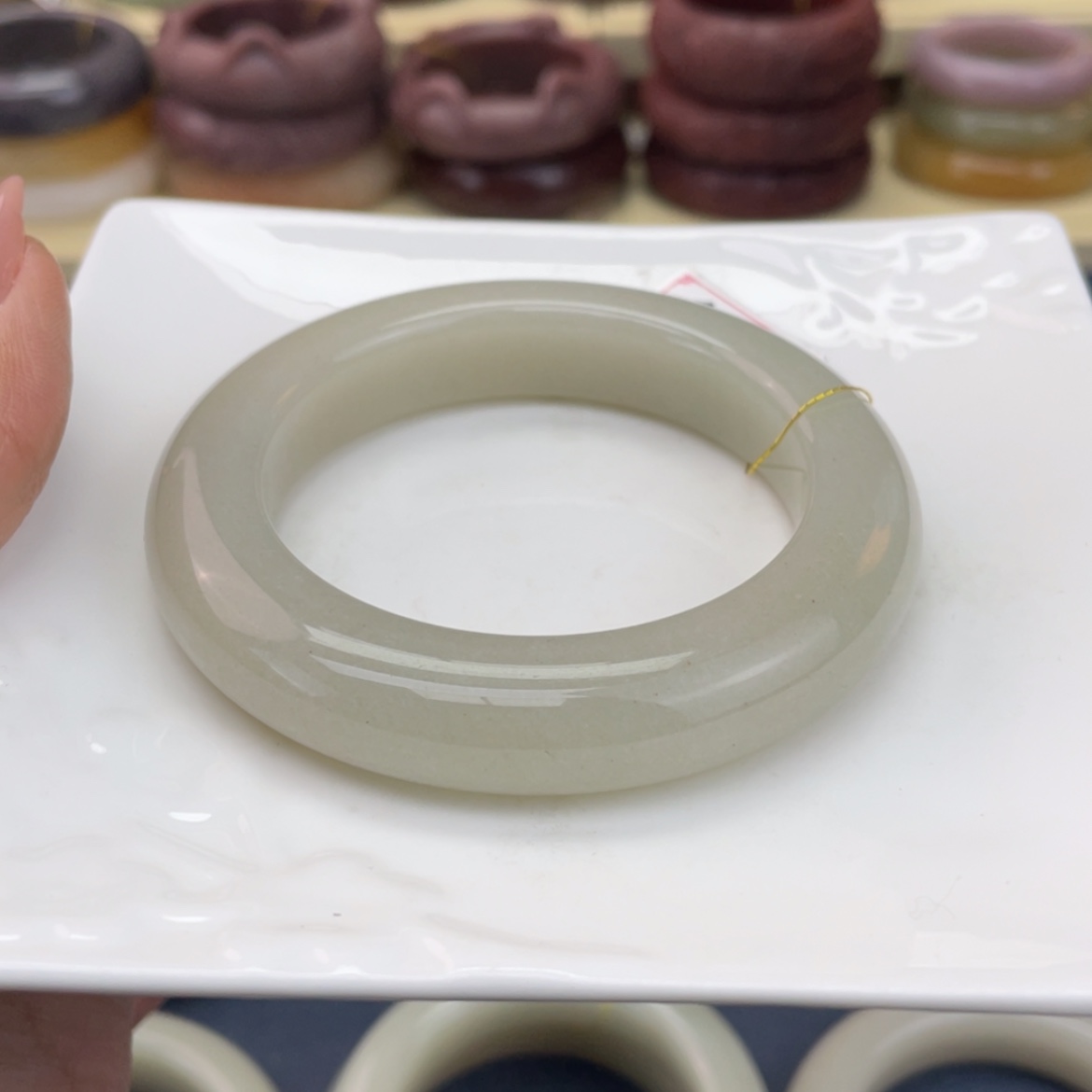 【闪购商品】石英质玉手镯未镶嵌小*兽