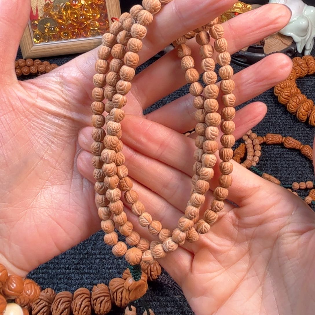 文玩核桃手串找**己C5桃核脖挂128、06