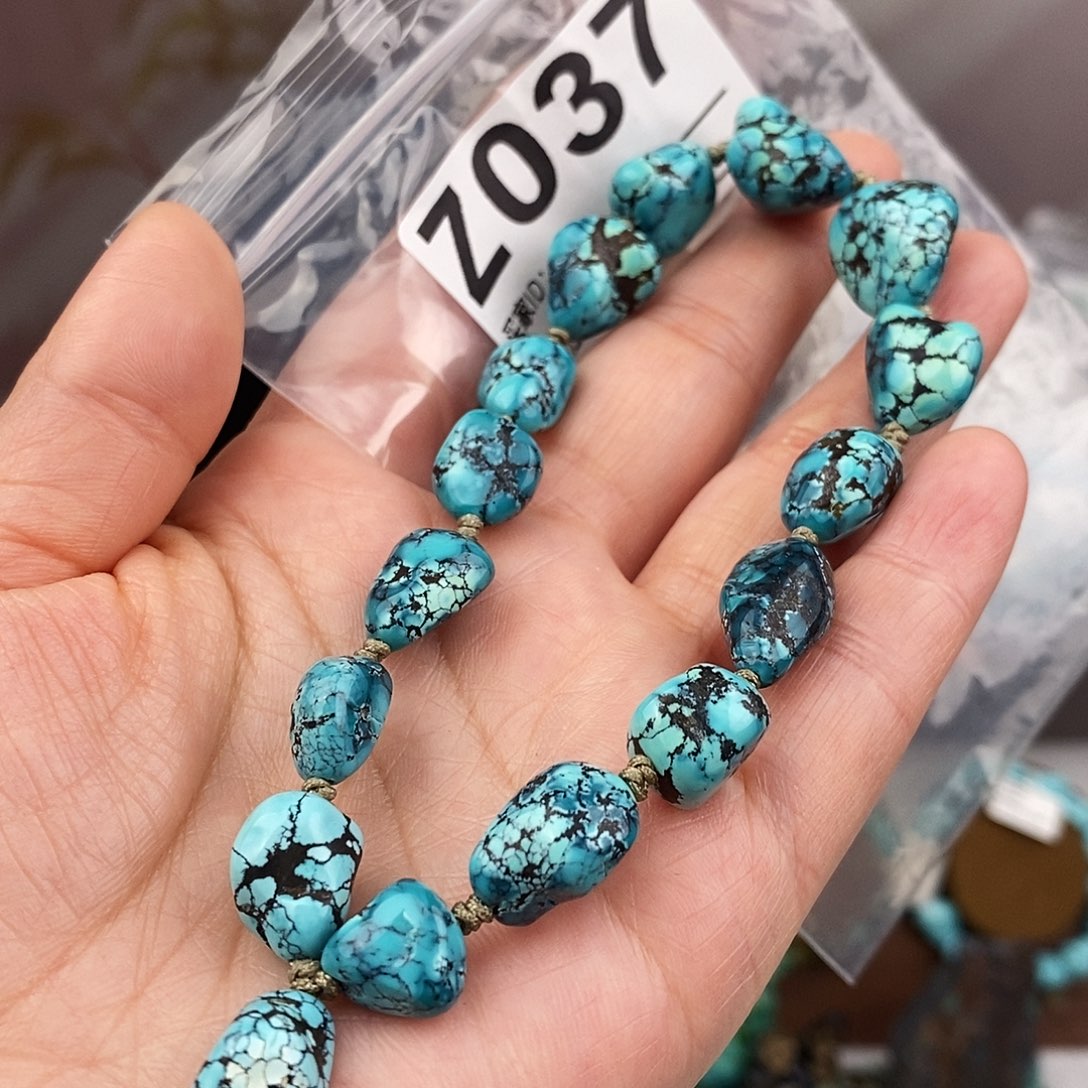 绿松石未镶嵌原矿