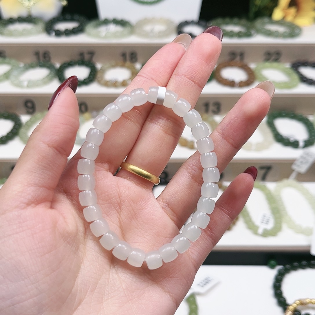 云***Z和田玉未镶嵌手链