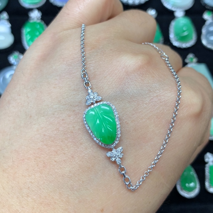 翡翠18K金镶嵌颈饰手链