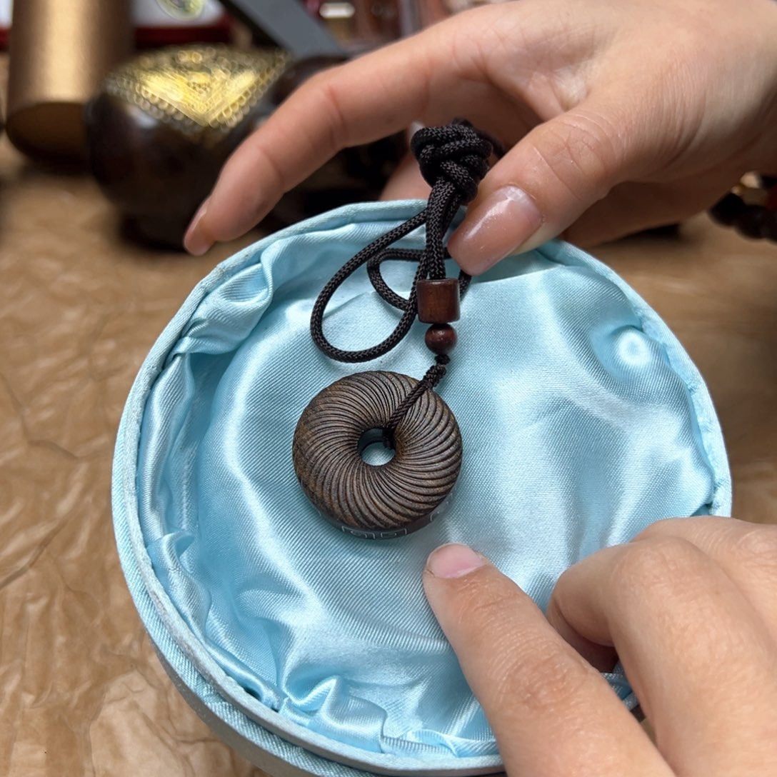 滴血莲花菩提吊坠