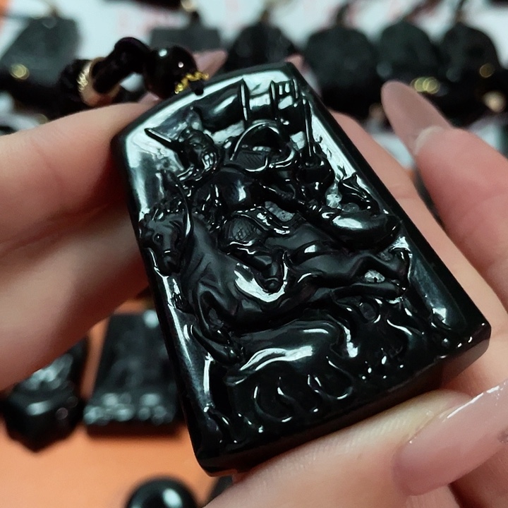 翡翠挂件未镶嵌静***望