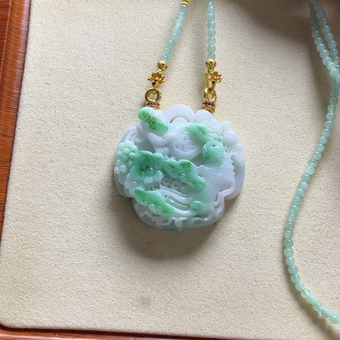 翡翠颈饰未镶嵌人生如意