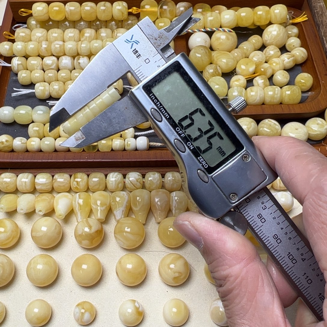 琥珀未镶嵌裸石琥珀蜜蜡