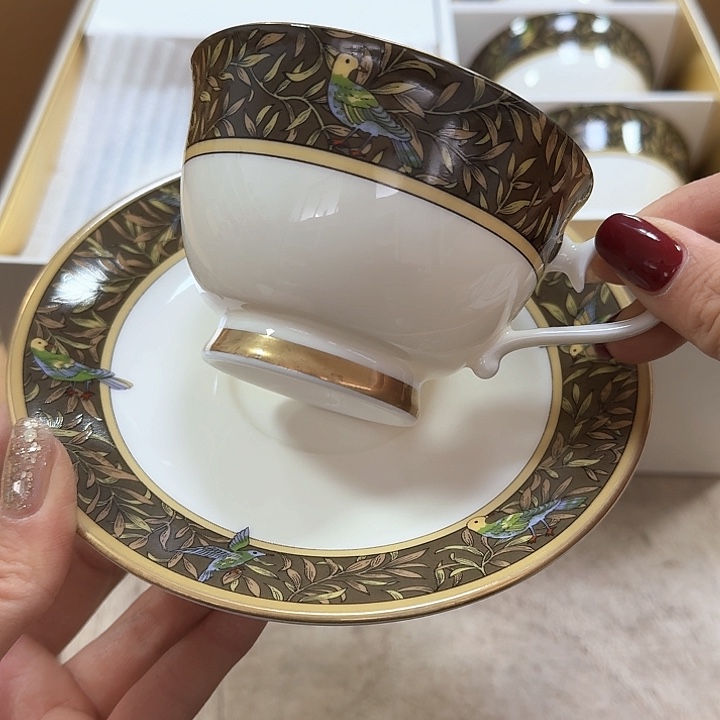 瓷片噗哈哈哈哈哈哈哈哈哈哈我的