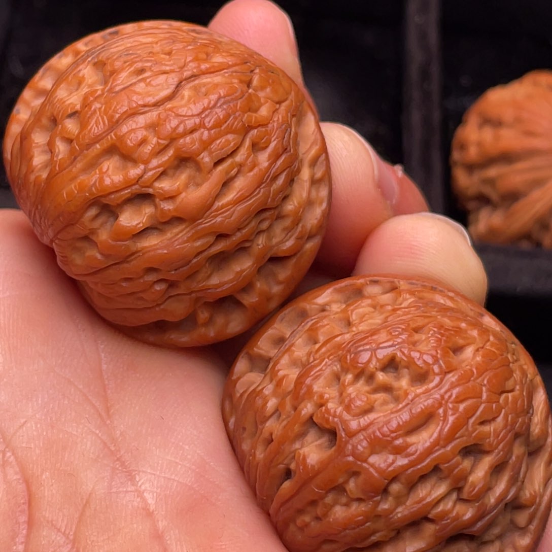 文玩核桃把件秦岭野生核桃