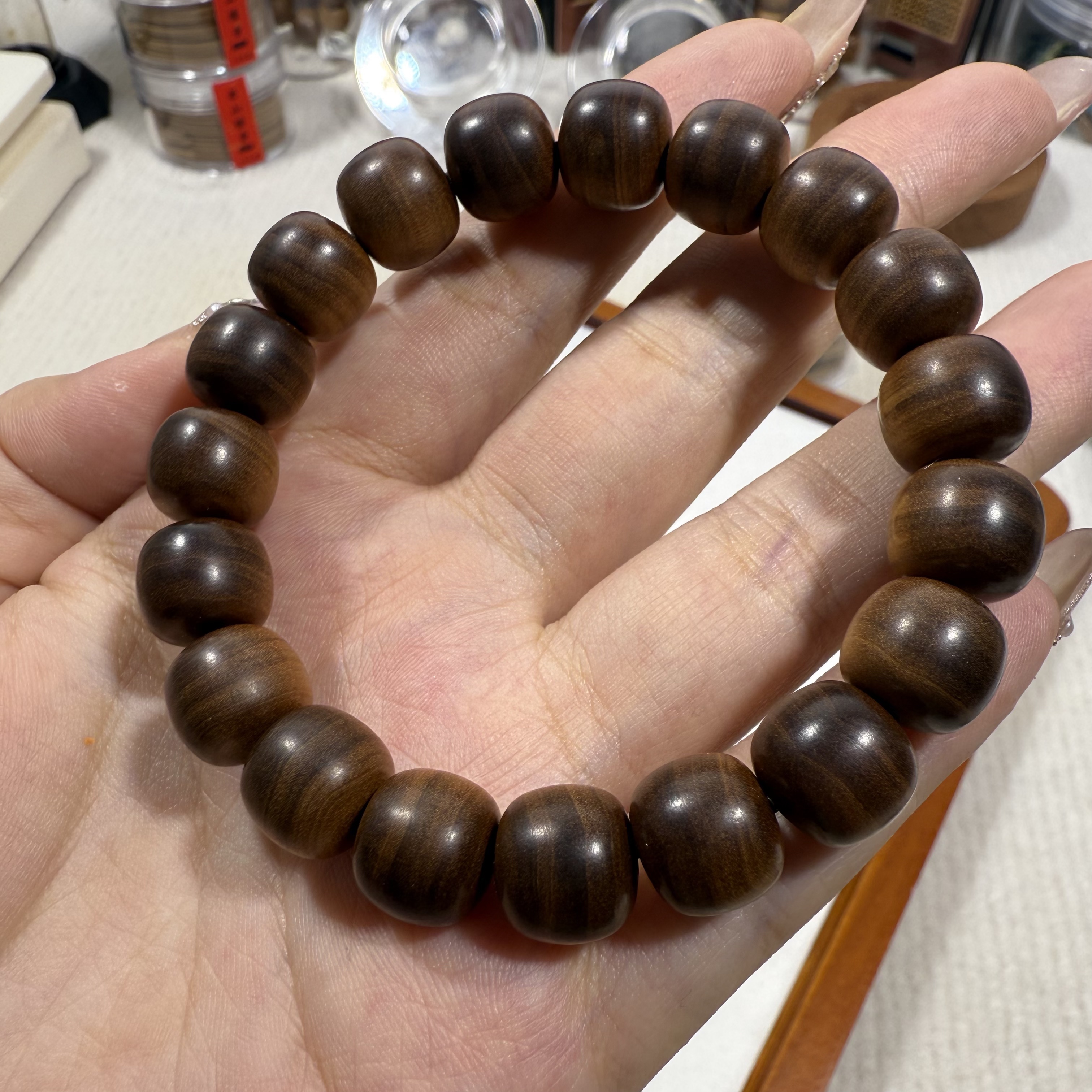 毕业级 印度迈索尔正区老山檀香横纹黑肉沉水10*11手串老料