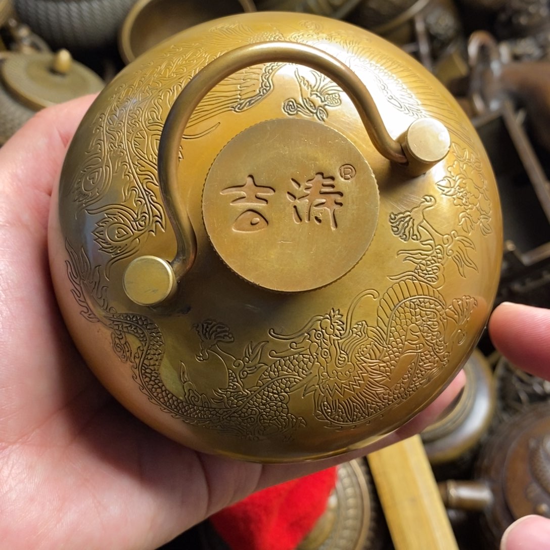 精美铜器做工精良