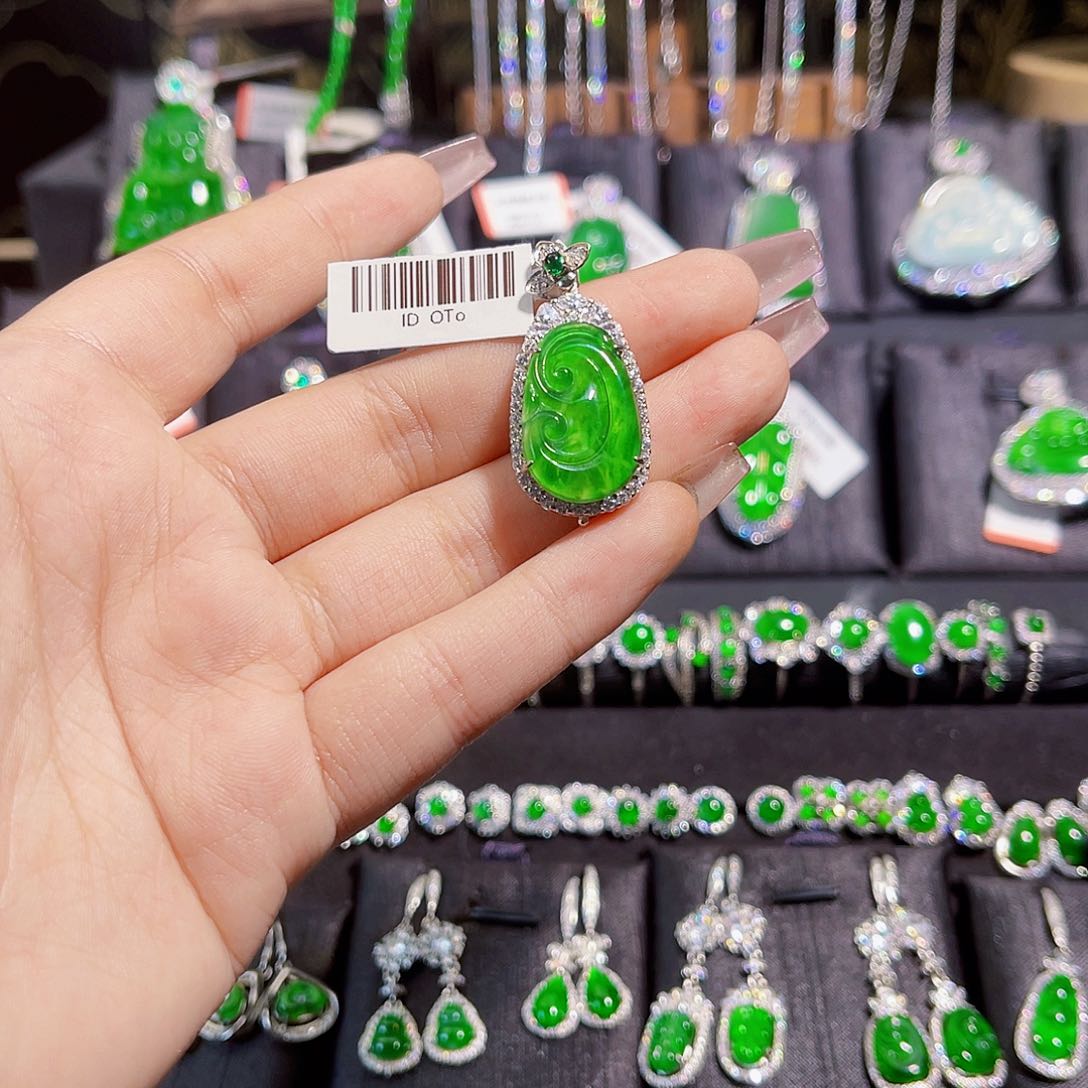 翡翠戒指银S925镶嵌如意