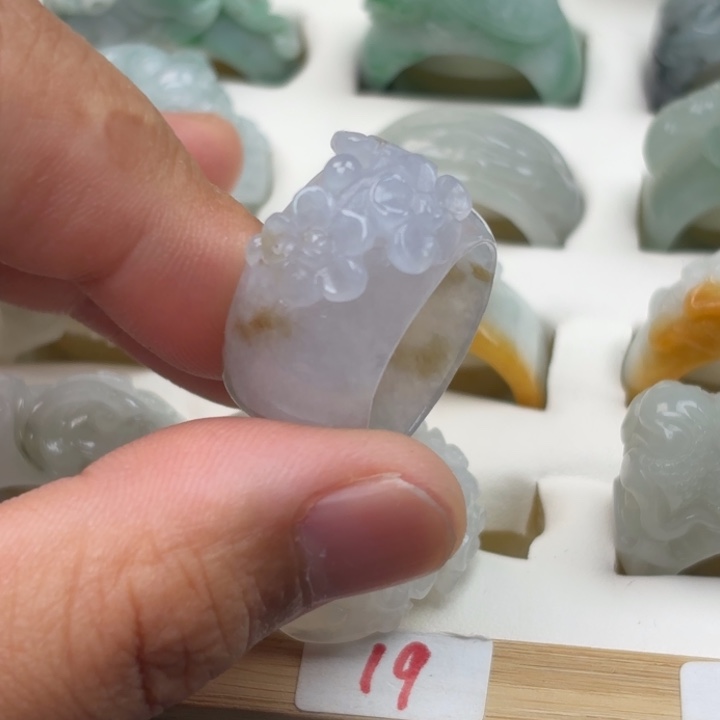 萍***缘翡翠未镶嵌戒指港码19