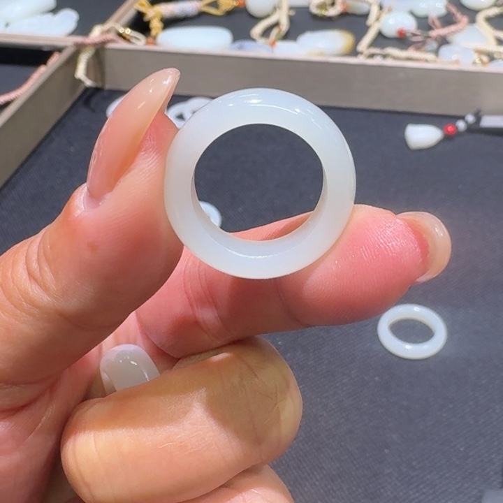 和田玉未镶嵌颈饰16