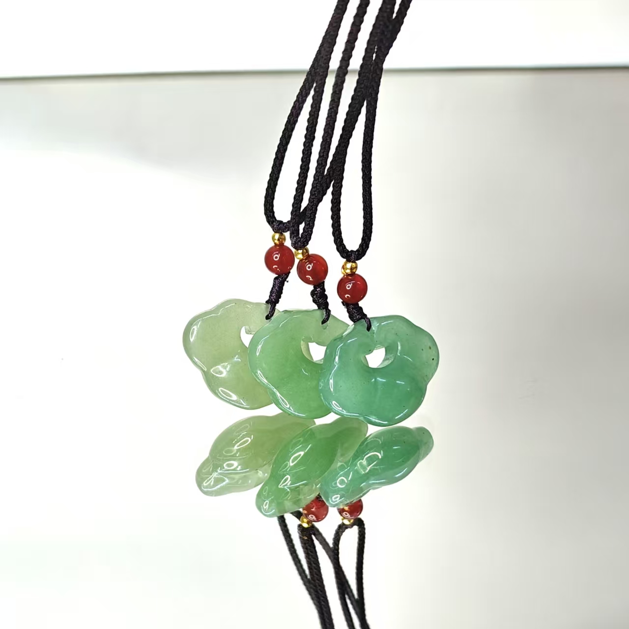 【祥云如意锁】优选东陵玉晴水老料送绳（多样性发一）