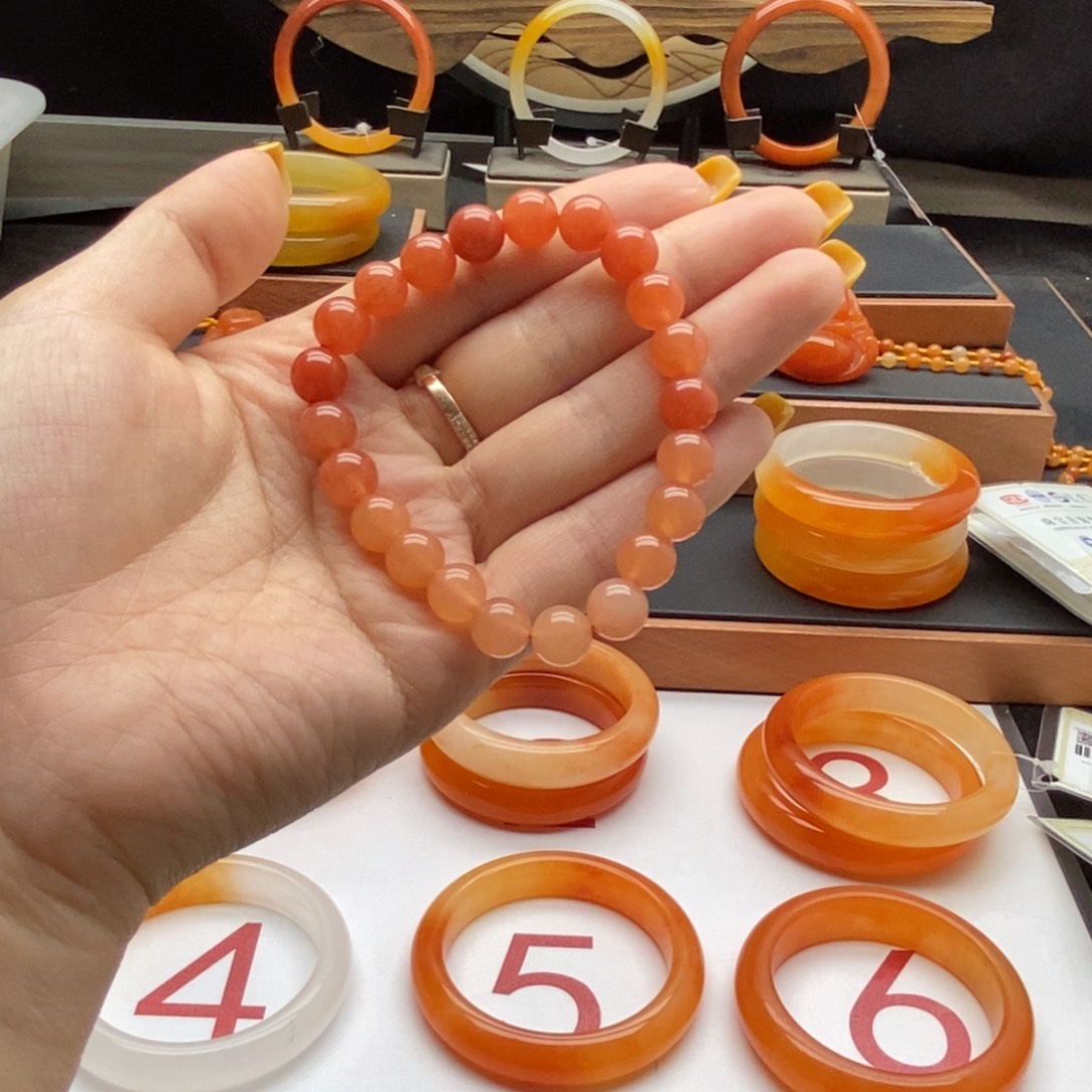 石英质玉（黄龙玉）未镶嵌手链