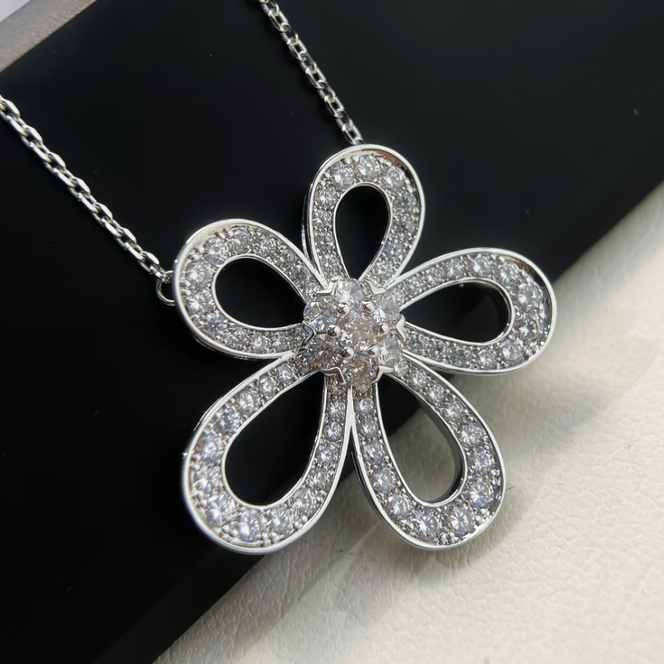 实验室培育钻石18k金镶嵌满钻格桑花项链 气质千金款