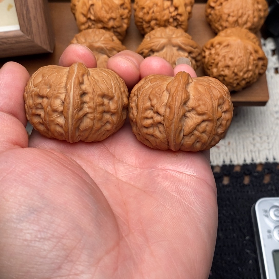 文玩核桃吊坠牡****售元宝42