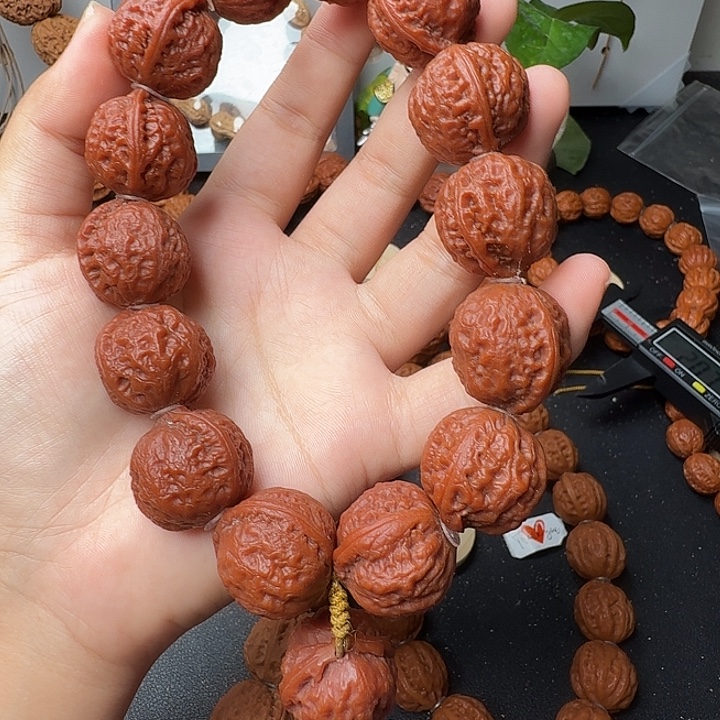 文玩核桃吊坠桃心桩京八棱手串