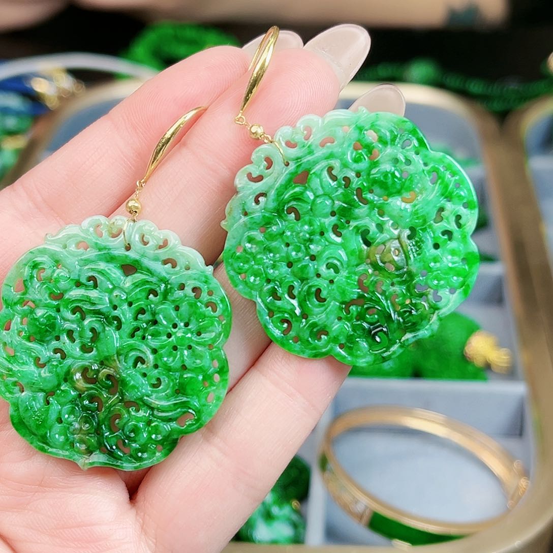 翡翠颈饰18K金镶嵌耳饰