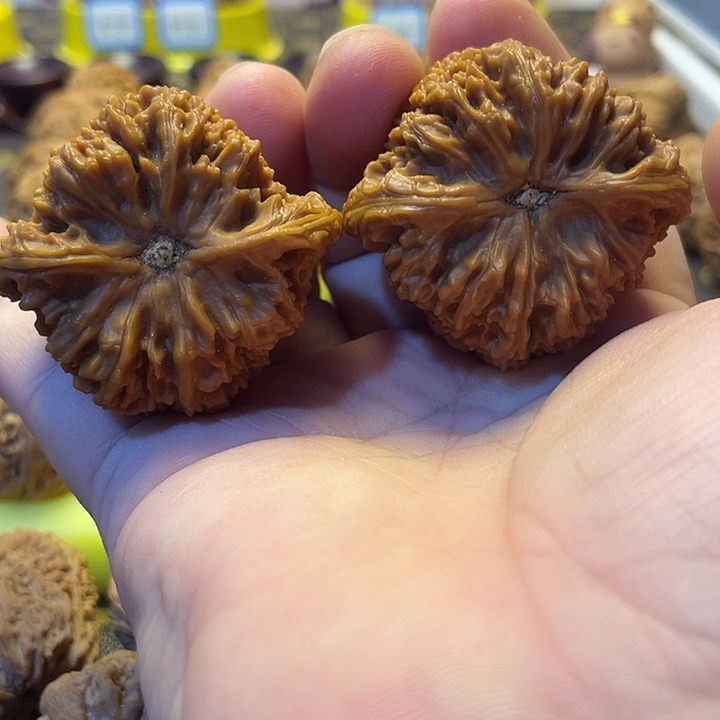 新***手吊坠文玩核桃南疆