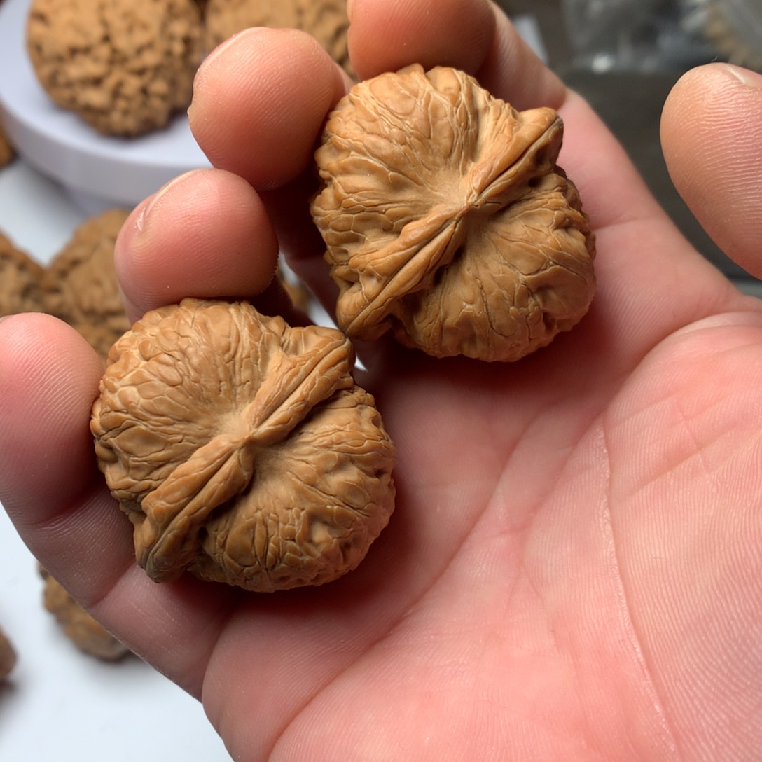 文玩核桃把件元宝