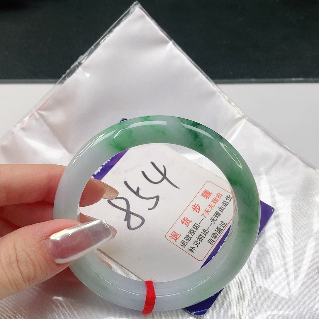 翡翠手镯未镶嵌翡翠手镯