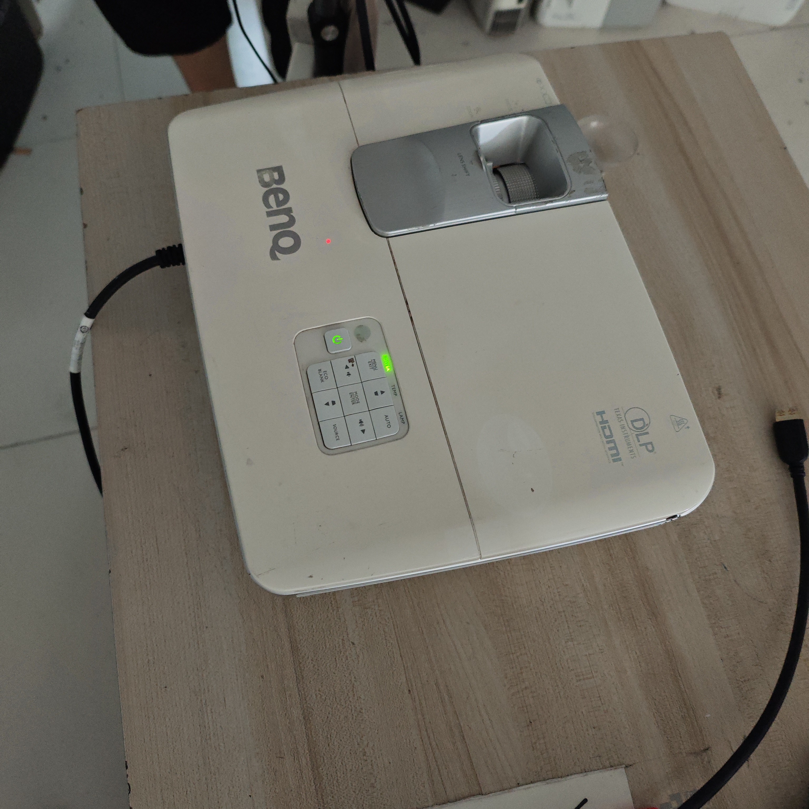 高清明基投影仪运费到付