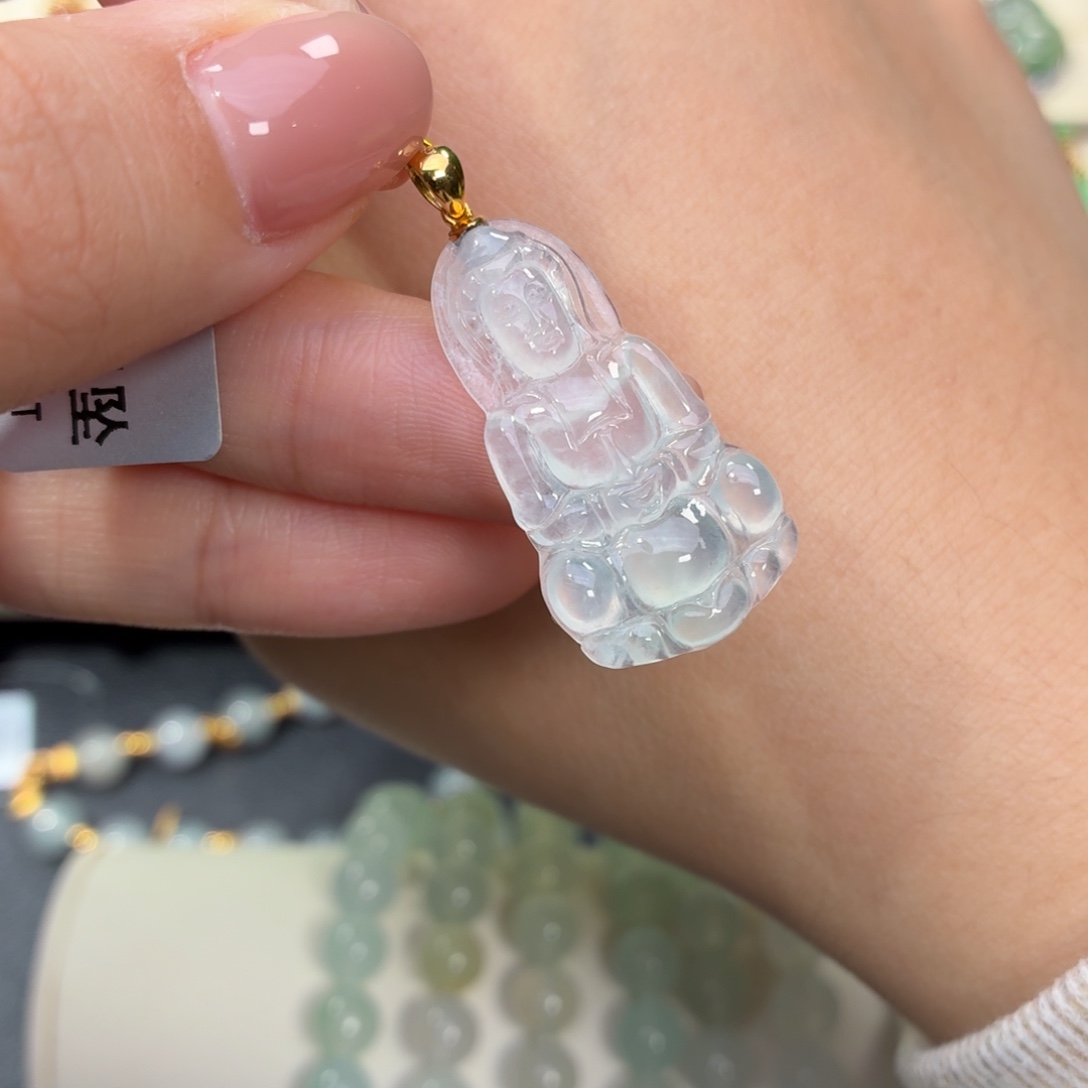 翡翠18K金镶嵌颈饰