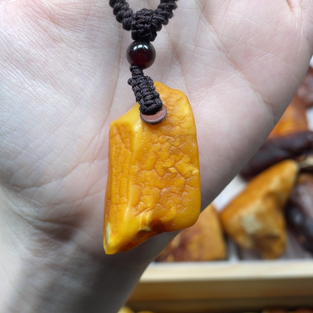 琥珀珠宝奇石未镶嵌