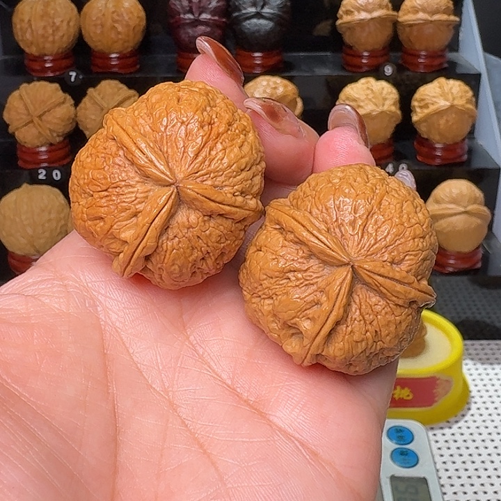 文玩核桃把件金牛三棱…………15号