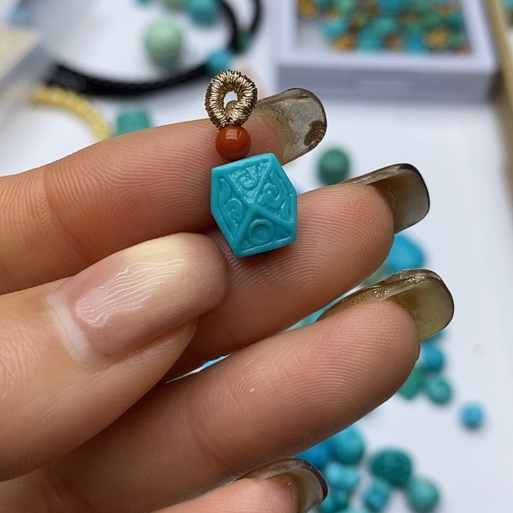 绿松石未镶嵌珠宝奇石